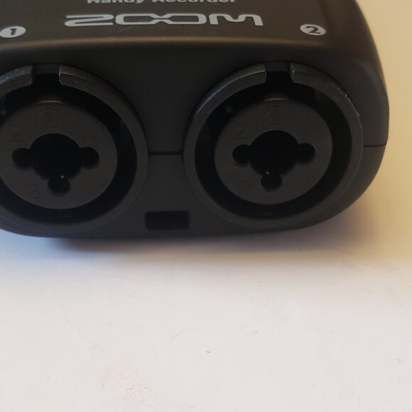 Zoom H5 4-Track Portable Digital Recorder, Black, 24-bit, 96 kHz - Picture 9 of 10